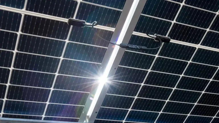 590w bifacial solar panels